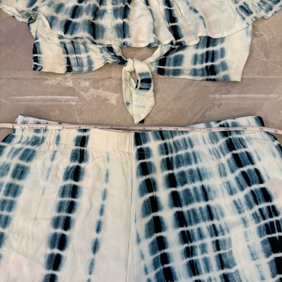 Women’s Tobi Cut Ties Tie Dye Crop Top Shorts Set Medium And XL - Picture 15 of 16